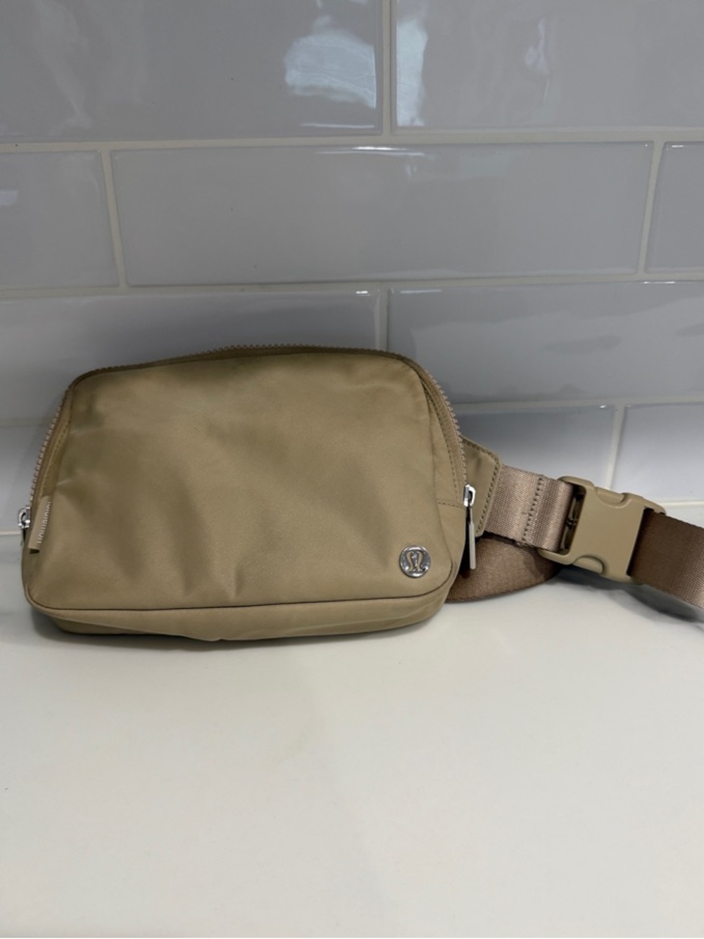 lululemon athletica 2L Beige/Tan Belt Bag